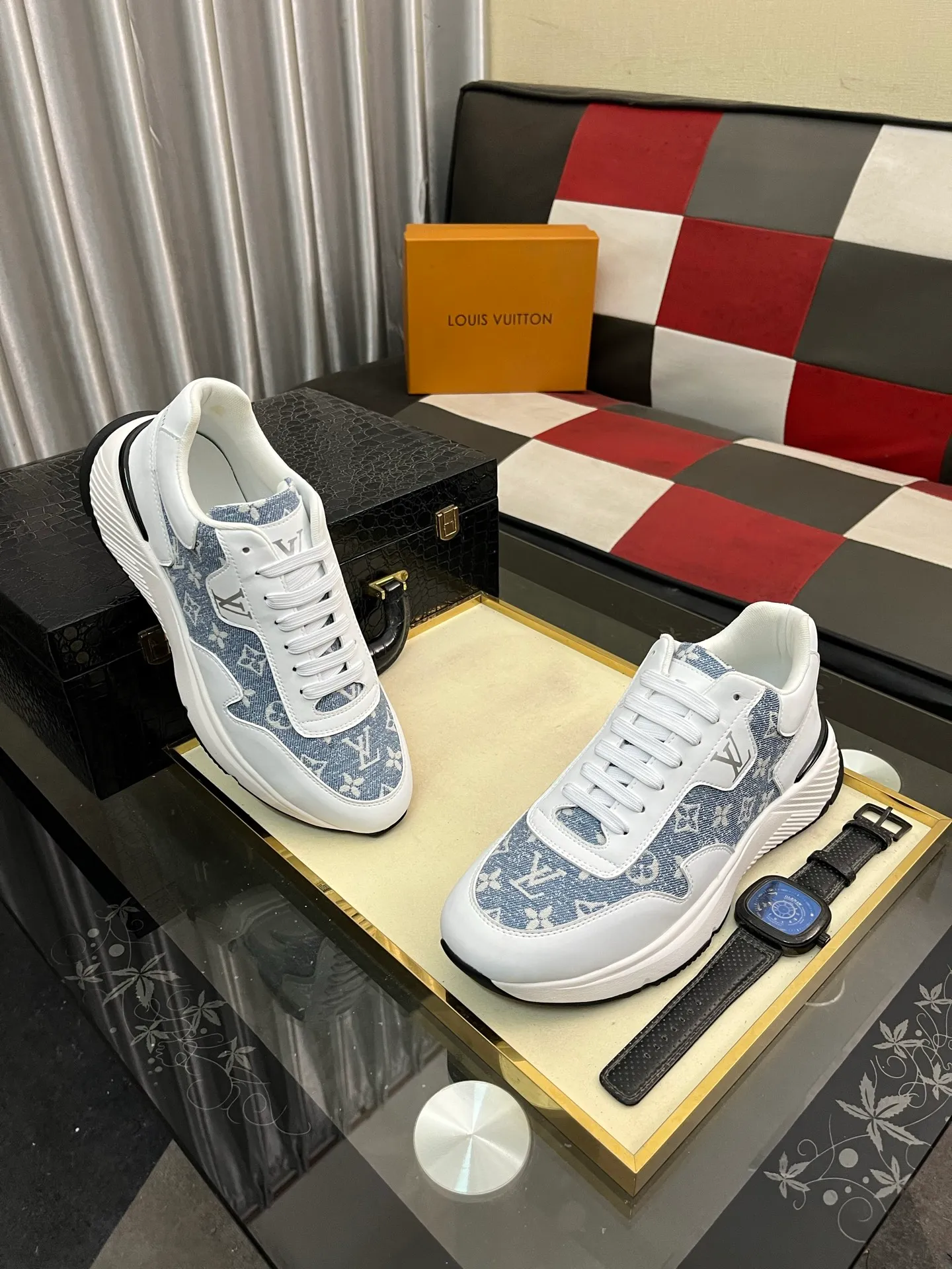 Men's shoes 💰458⌚️⌚️【LOUlS VUlTTON】Louis Vuitton ~ unique and casual style. LV counter purchasing 🏃casual shoes😍😍 are on sale at the men's counter at the same time. Italian imported brands select top-layer Italian cowhide. 🐑Sheepskin lining (refuses to discolor and grind feet) Sole: Original sole specially provided by the original factory 🎬Better in kind Code number: 38-444⃣️Color selection